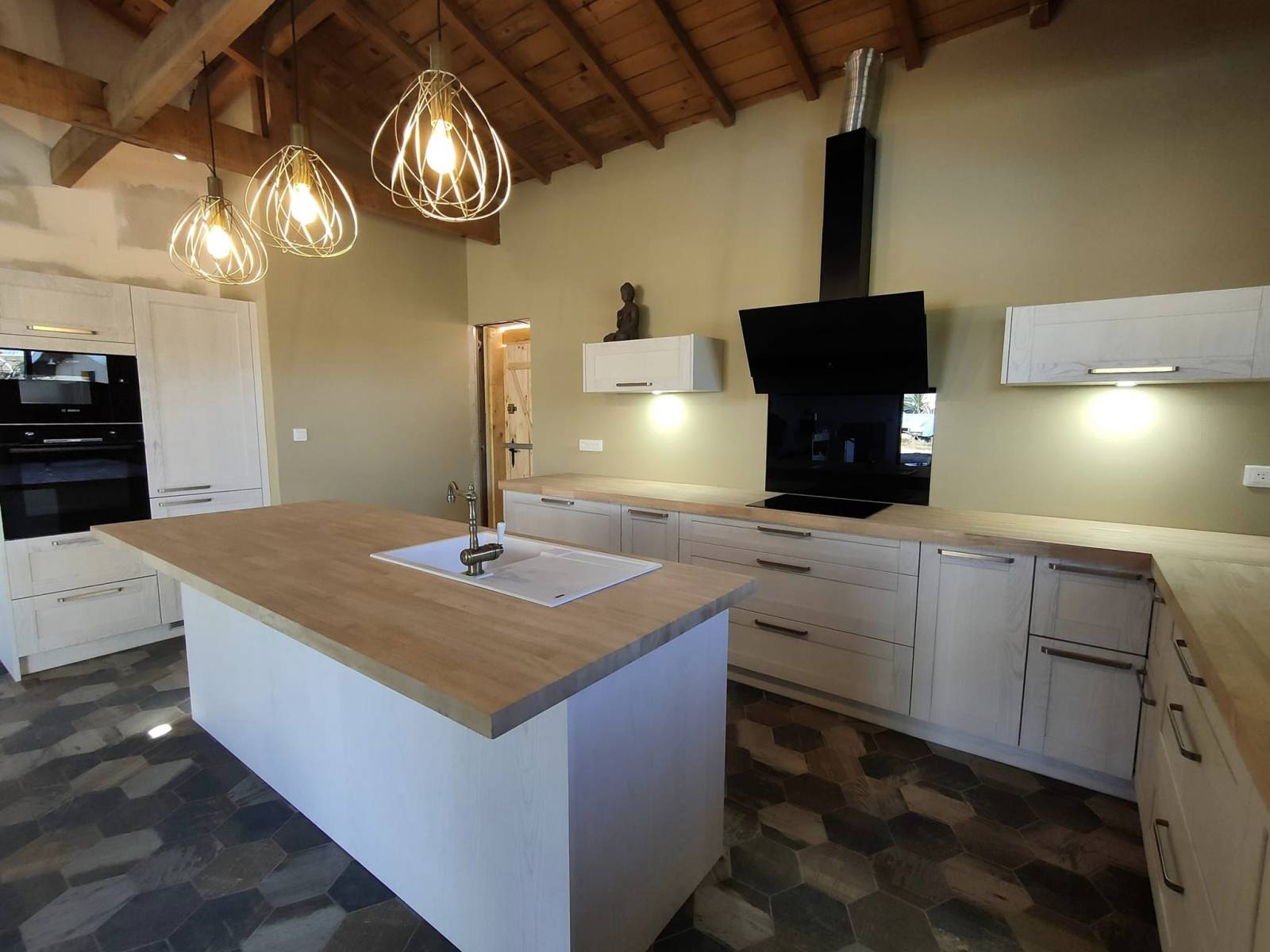  gamme d'accessoires tendances et design pour votre cuisine sur mesure à Artigues et landiras proche de Bordeaux