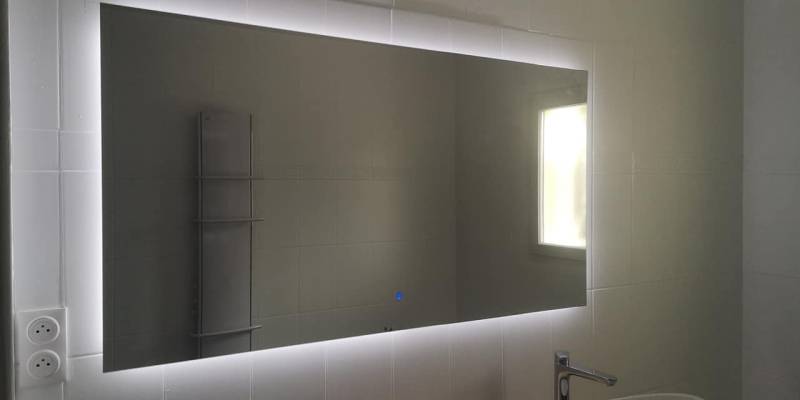 Réalisation d'une salle de bains avec miroir lumineux