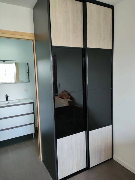 Création dressing noir et bois au taillan Médoc