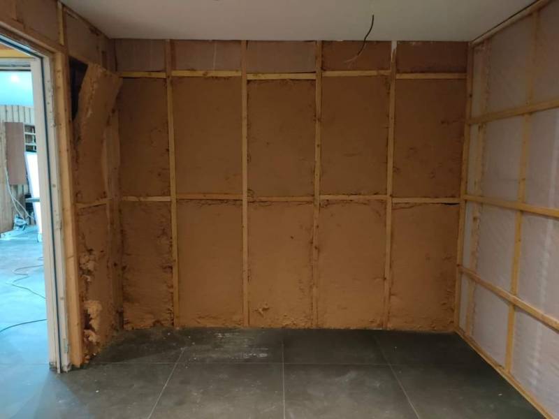 Réalisation d'un dressing bleu cosmique et nude abricot à Saint Selve