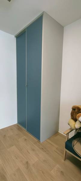 dressing placard de rangement avec porte coulissante colori bleu à floirac