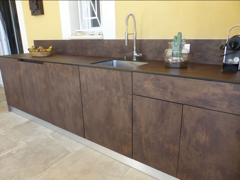 Cuisine d'extérieur en compact et aluminium