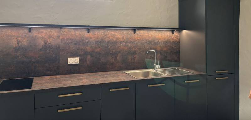 Eclairage led et variateur dans cuisine anthracite