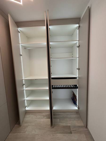 Dressing à portes battantes et égaères à Budos