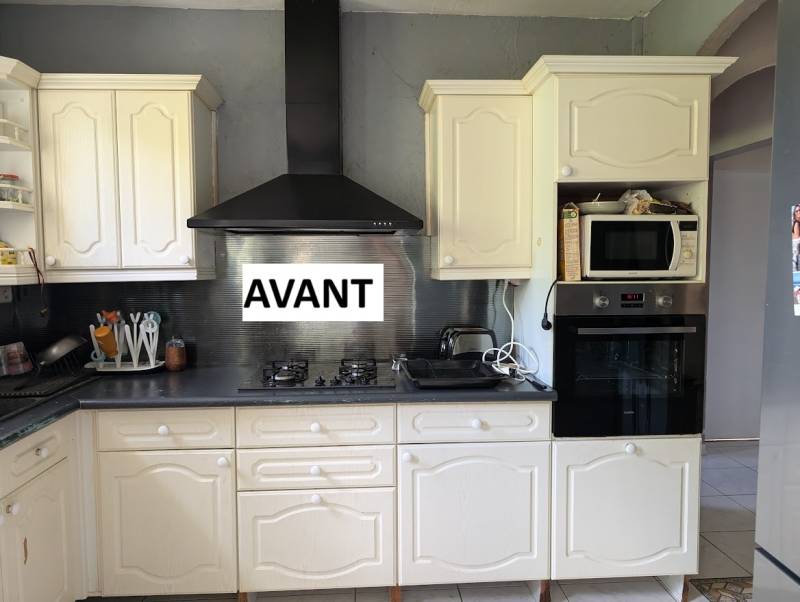 Avant Après cuisine blanc et bois sur mesure en Gironde