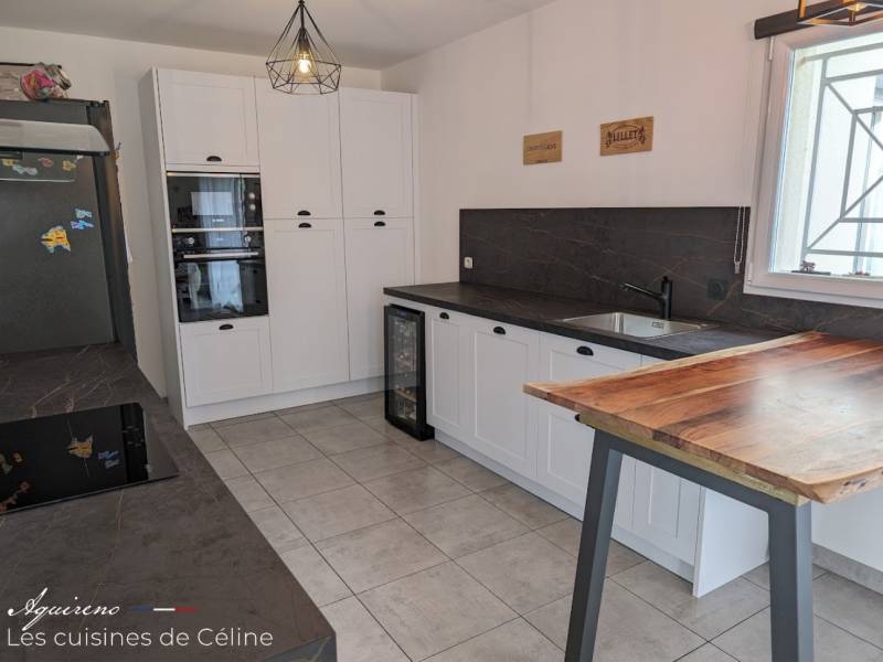 Changement façades tiroirs et portes de cuisine sur mesure à Podensac par cuisiniste de qualité