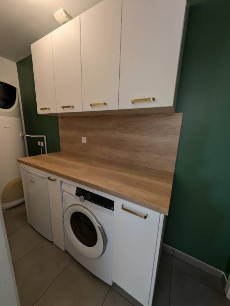 Création d'un cellier sur mesure avec machine à laver et panière à linge sale à cazats en sud gironde