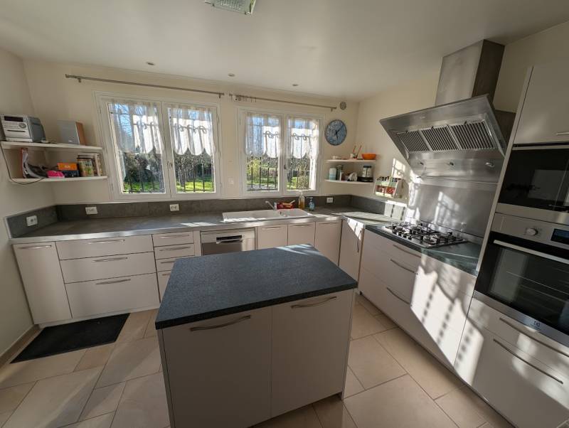 Changement de porte de placard dans cuisine