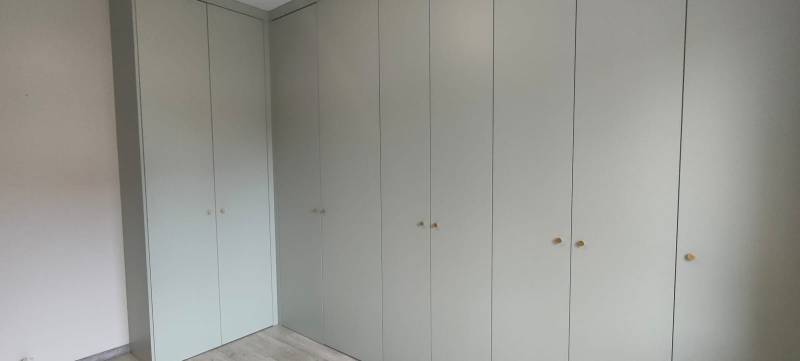 Création dressing portes battantes avec porte pour cacher la salle de bains à villenave d'ornon