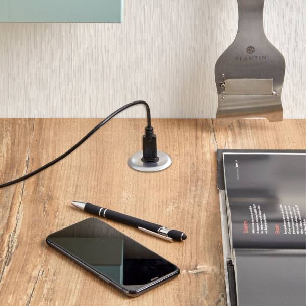 Chargeur de télphone e plan de travail à intégrer dans cuisine sur mesure près de Bordeaux en gironde