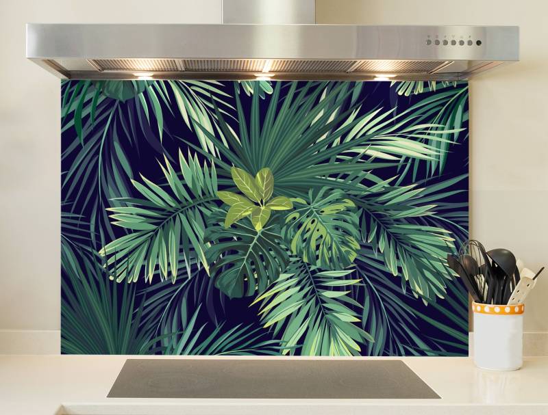 Crédence en verre avec motifs photos plantes vertes sur plan de travail de cuisine en stratifié à La Brède