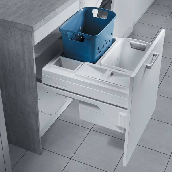 Conception et installation d'un meuble panier à linge ou corbeille à linge sale dans une salle de bains sur mesure à Bordeaux