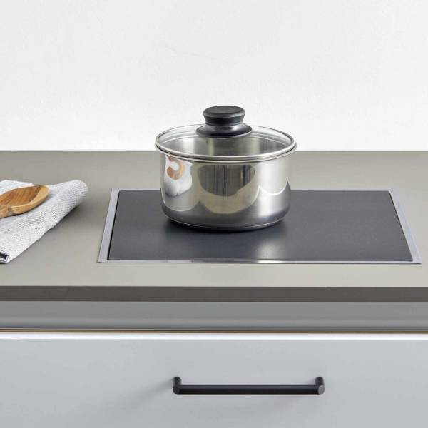 Repose plat pour plan de travail en stratifié dans cuisine près de Podensac