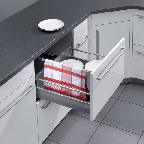 Quel cuisiniste propose des accessoires pour les cuisines sur mesure à Podensac